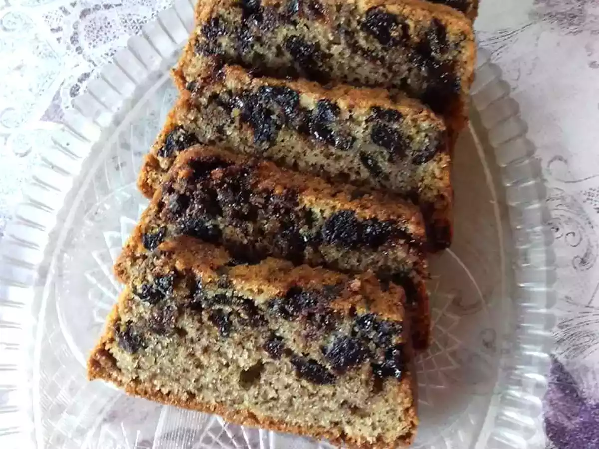 Chec cu prune uscate, ciocolată și nucă