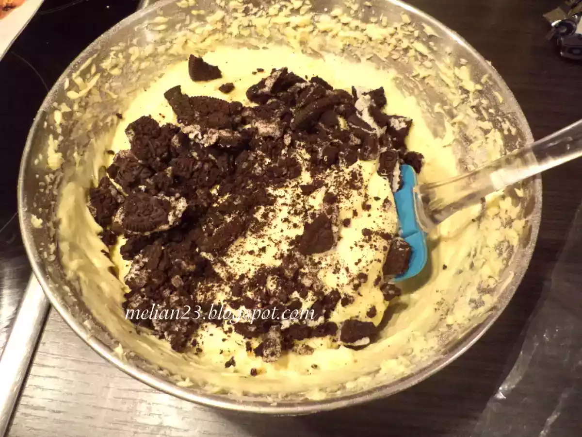 Chec pufos cu Oreo - poza 5