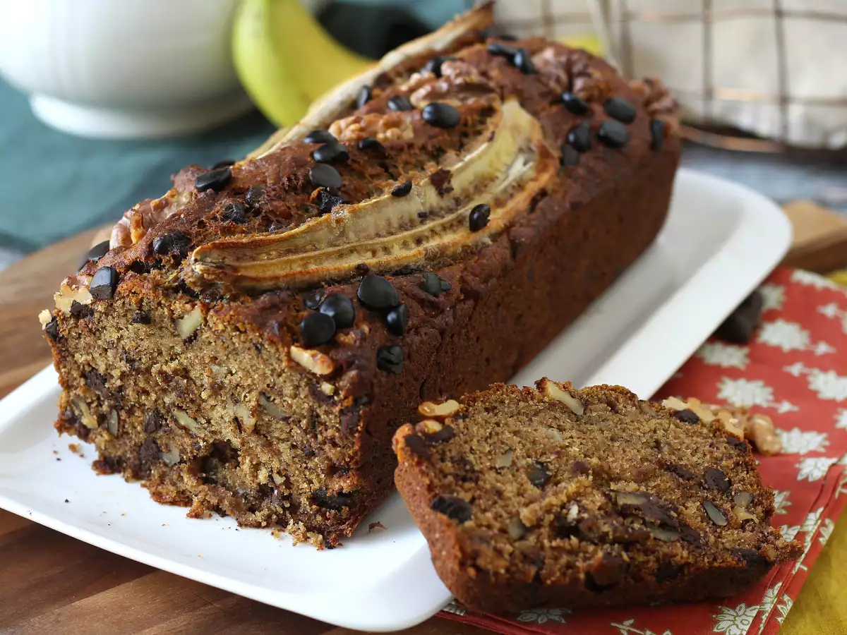 Chec vegan cu banane, miso, nuci și ciocolată - poza 6