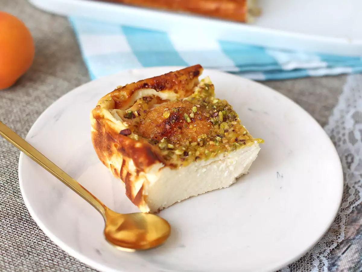 Cheesecake cu caise, cu textură cremoasă - poza 3