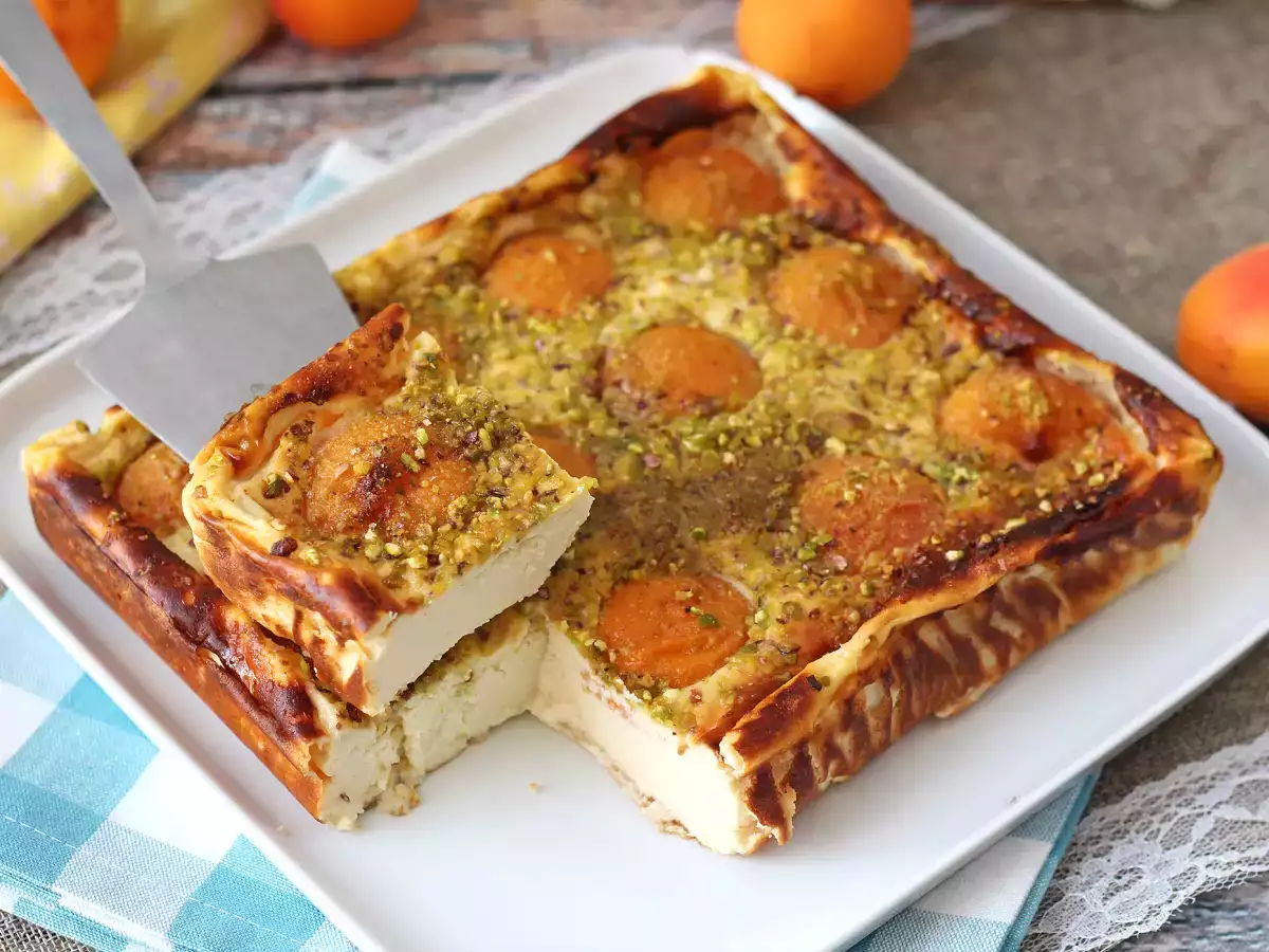 Cheesecake cu caise, cu textură cremoasă - poza 4