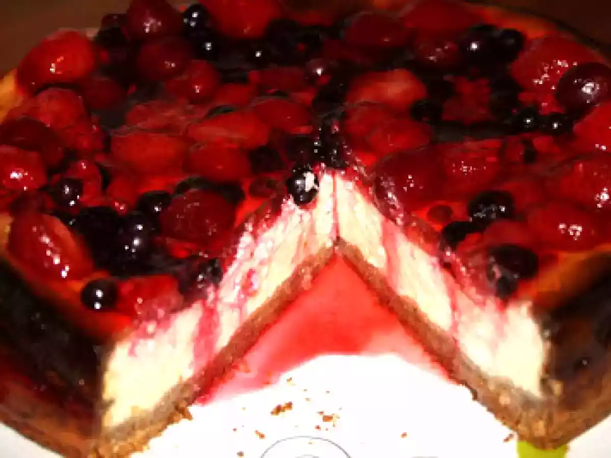 Cheesecake cu fructe de padure - poza 2