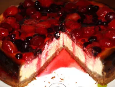 Cheesecake cu fructe de padure, poza 2