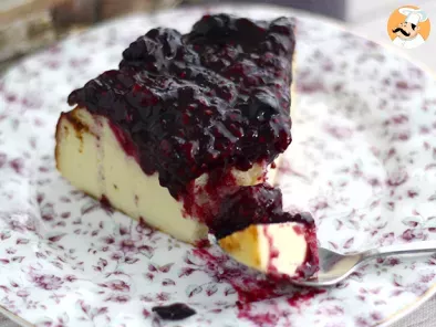 Cheesecake cu lapte condensat indulcit si gem de fructe rosii, poza 4