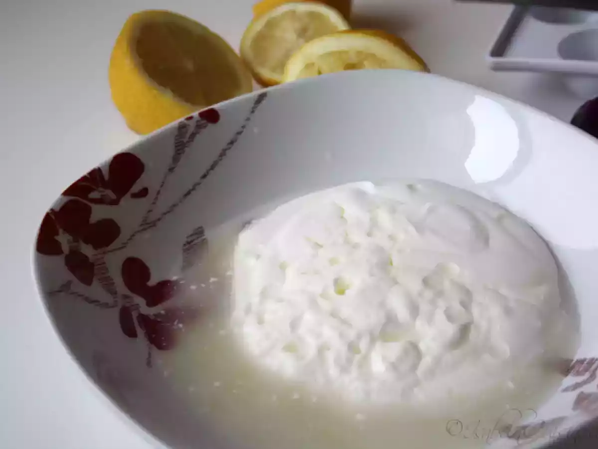 Cheesecake de ricotta si capsuni - poza 6