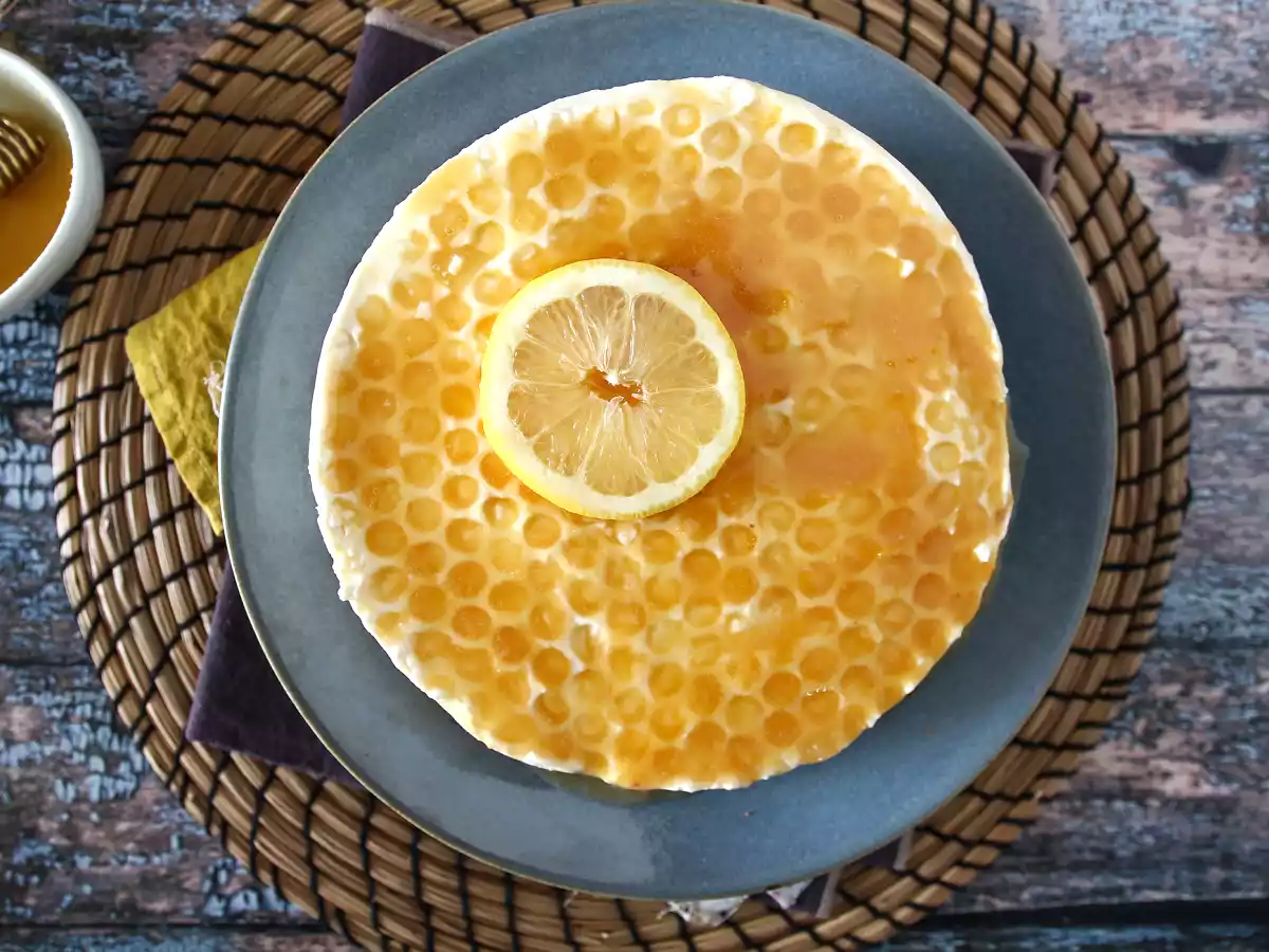 Cheesecake fără coacere cu lămâie și miere - poza 3