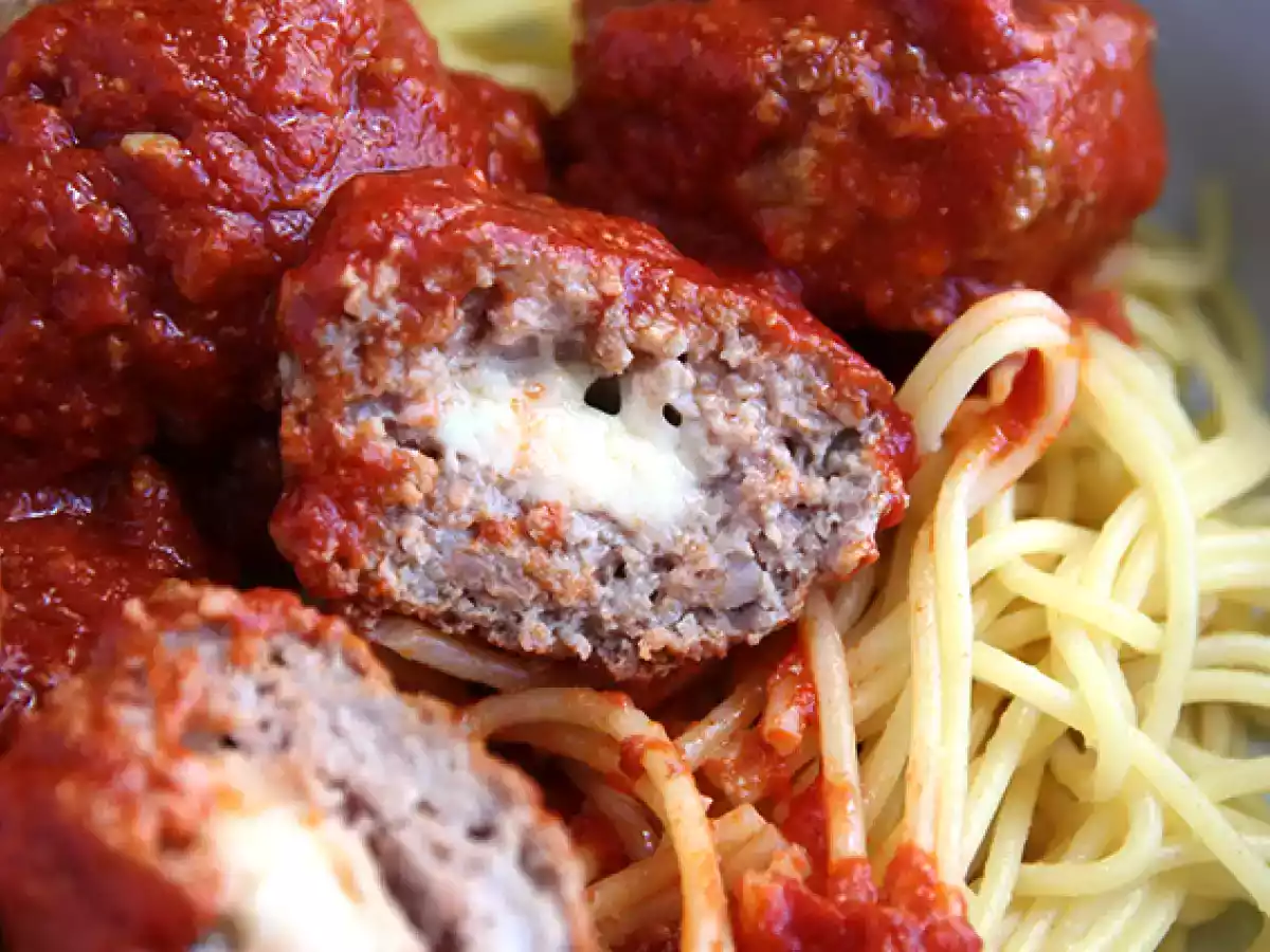 Chiftele cu miez de mozzarella - poza 3