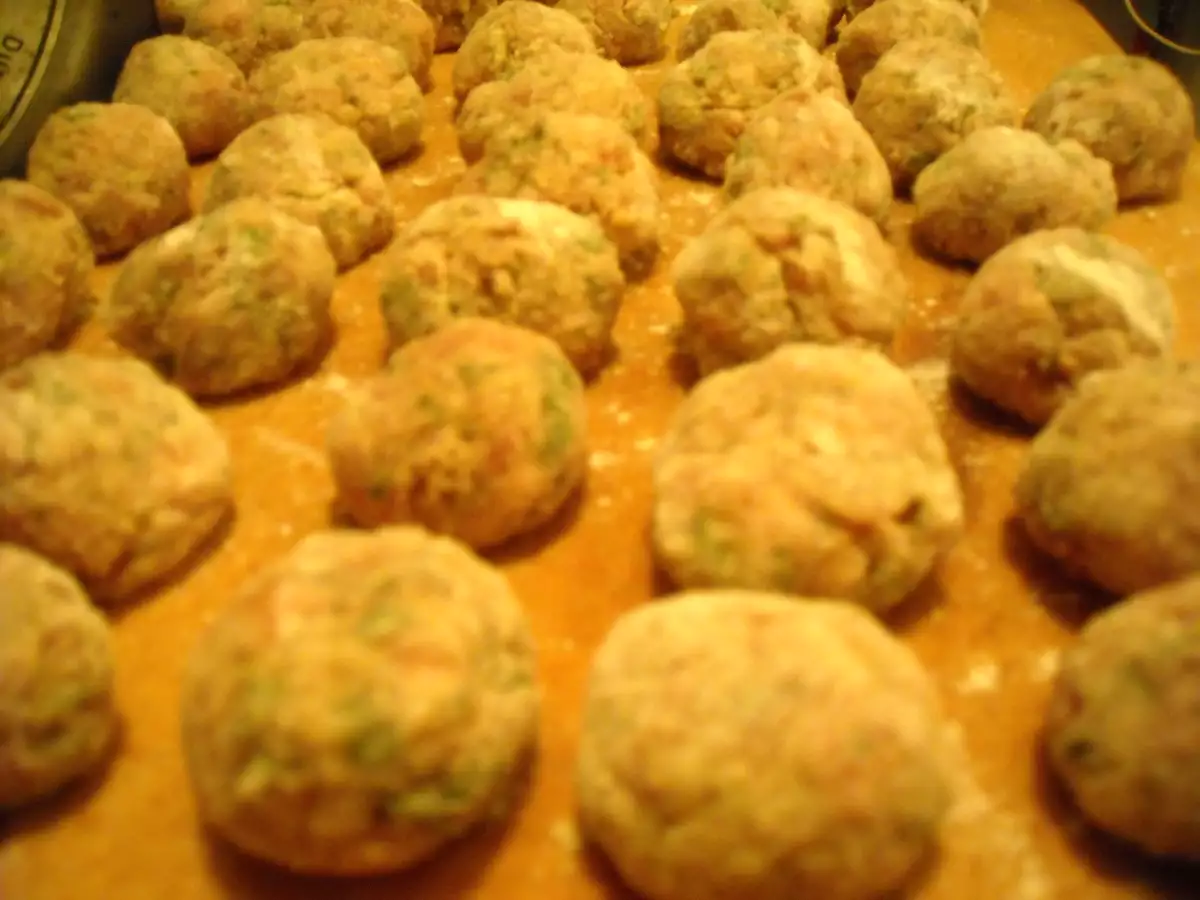 Chiftele cu verdeata - poza 2