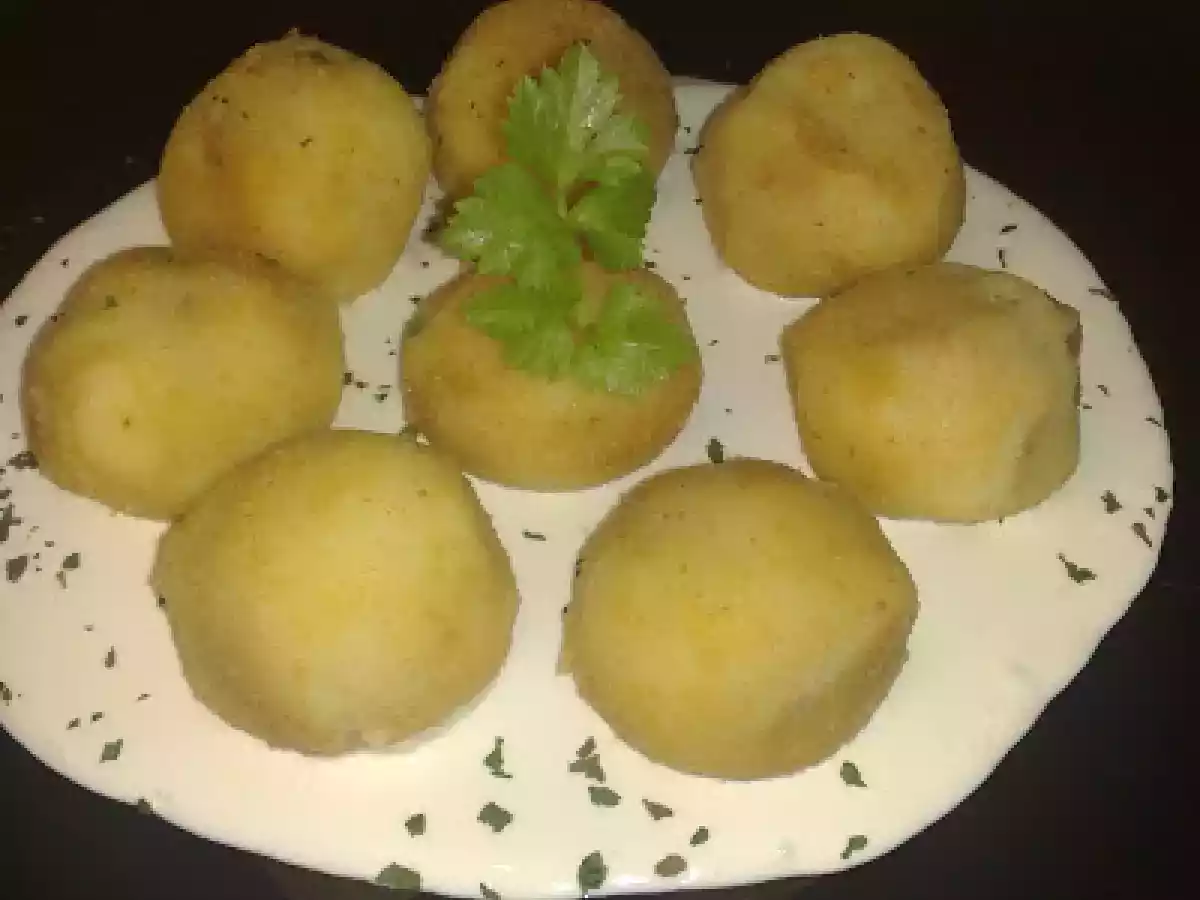 Chiftele de carne imbracate in cartofi - poza 2