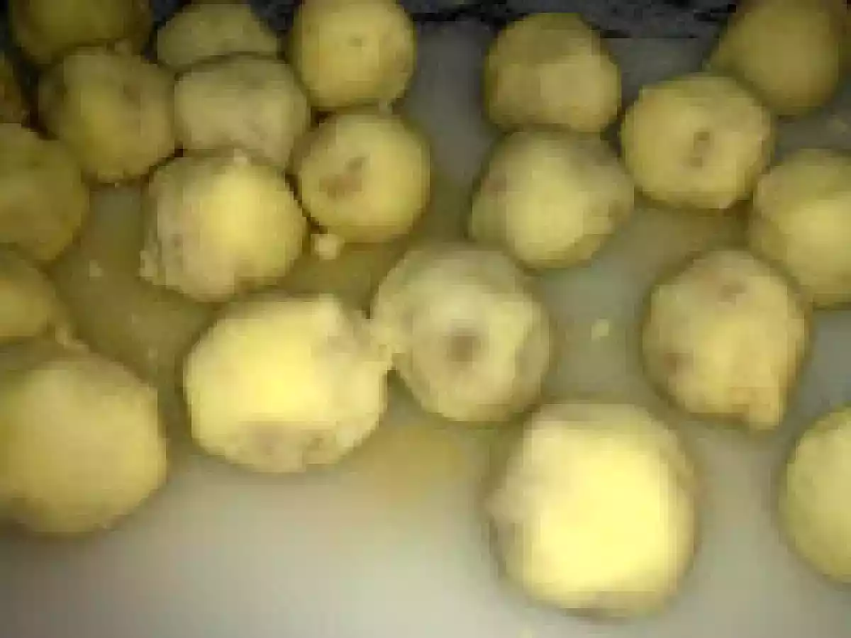 Chiftele de carne imbracate in cartofi - poza 15