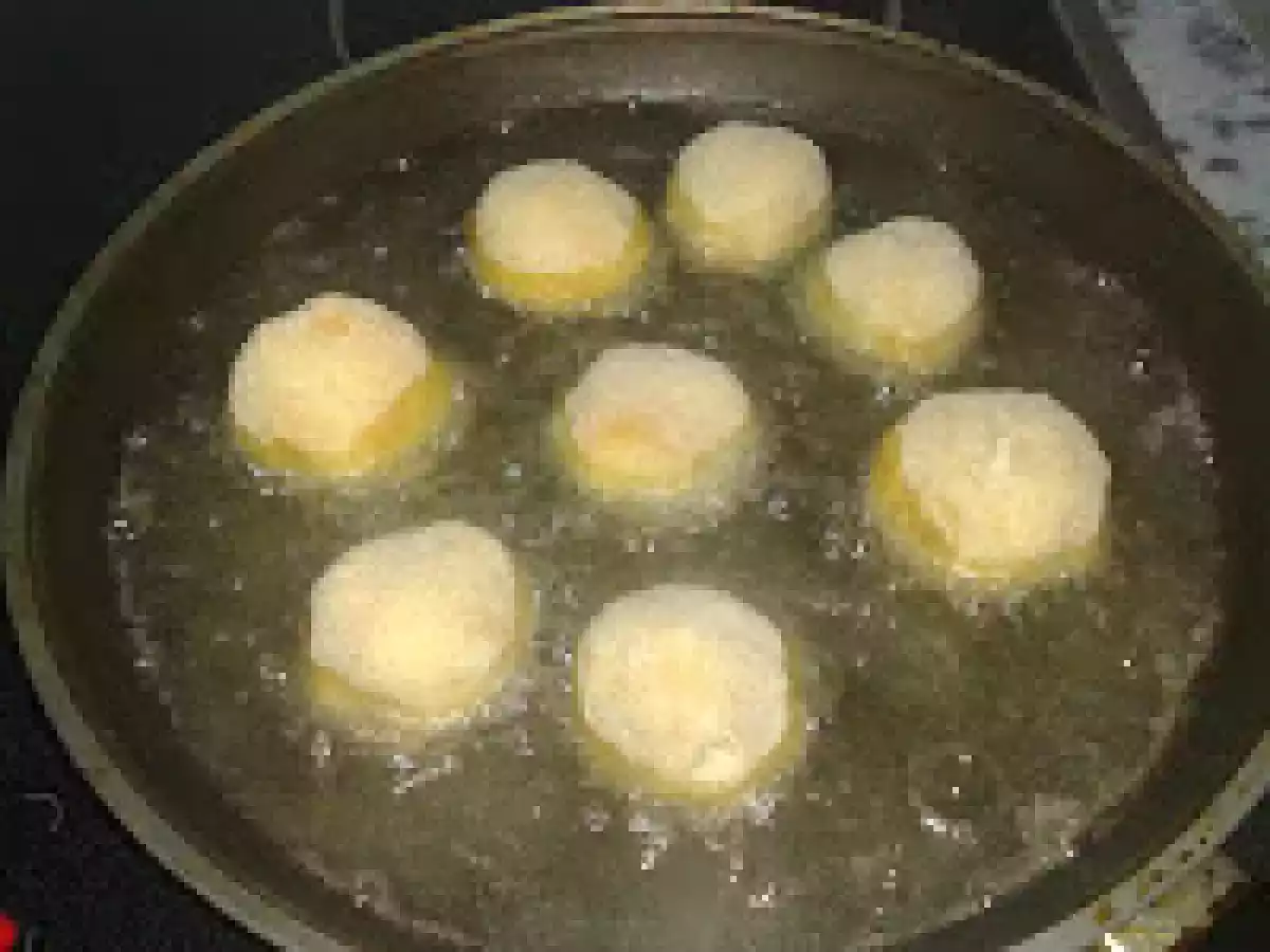 Chiftele de carne imbracate in cartofi - poza 19