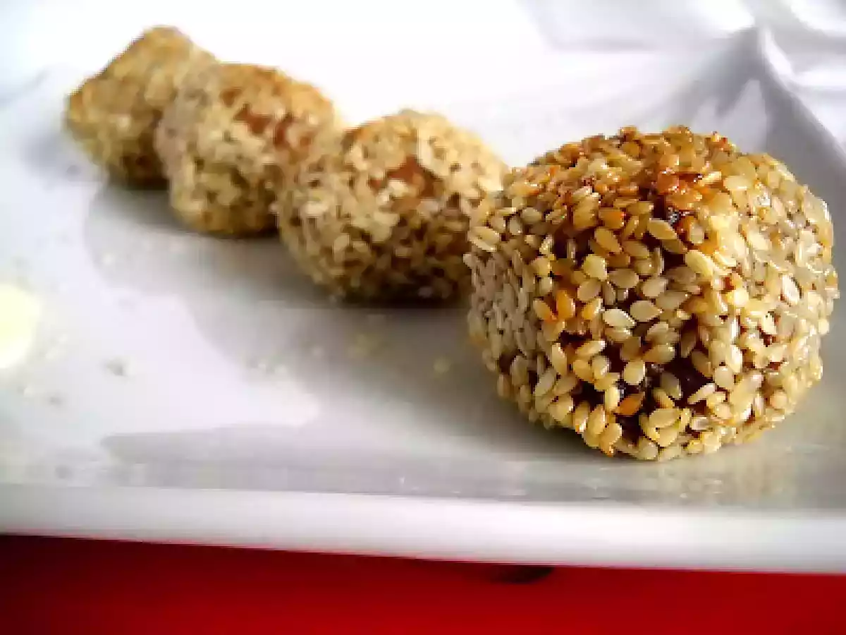 Chiftele din soia cu susan