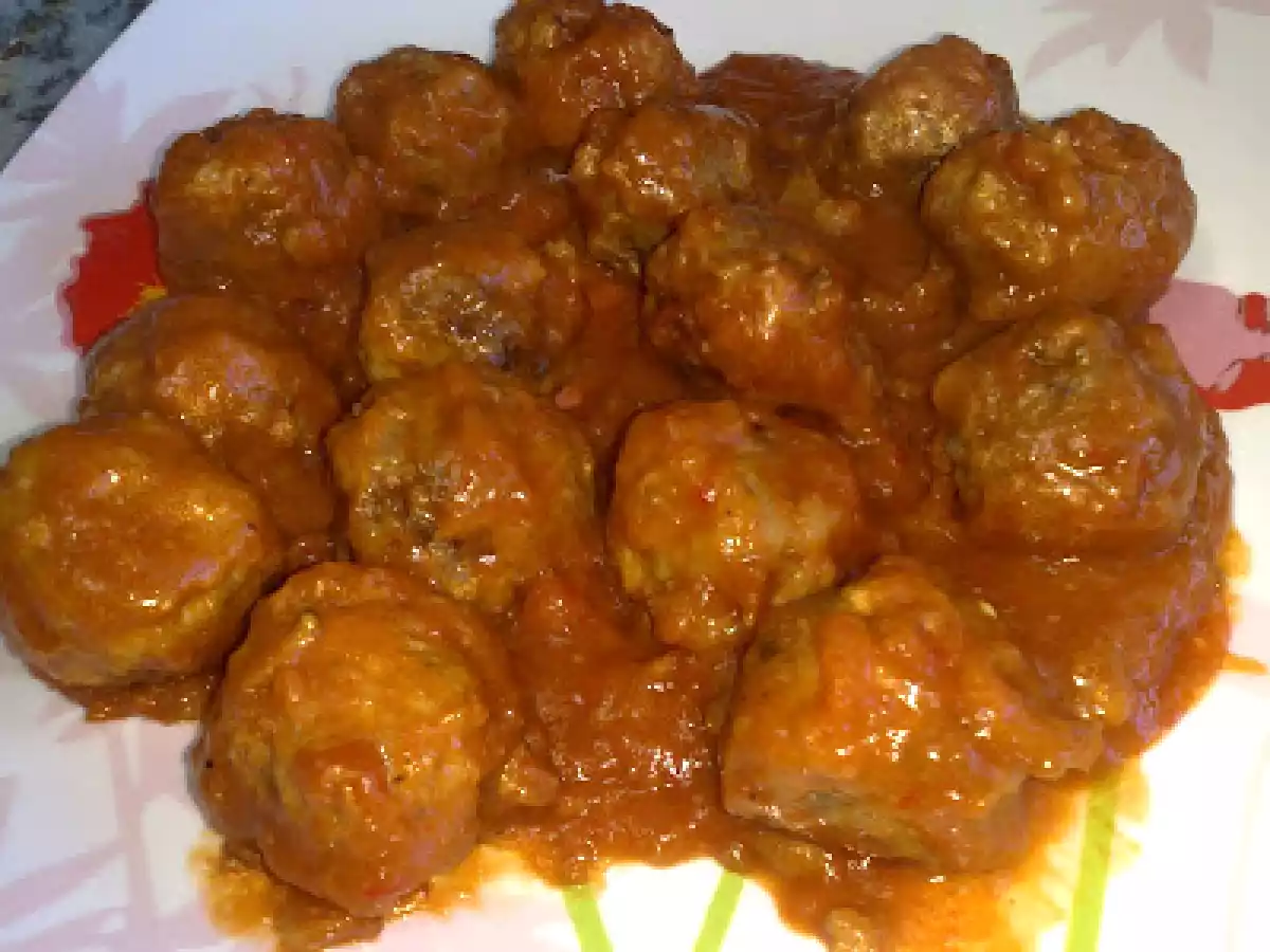 Chiftele pane in sos barbeque