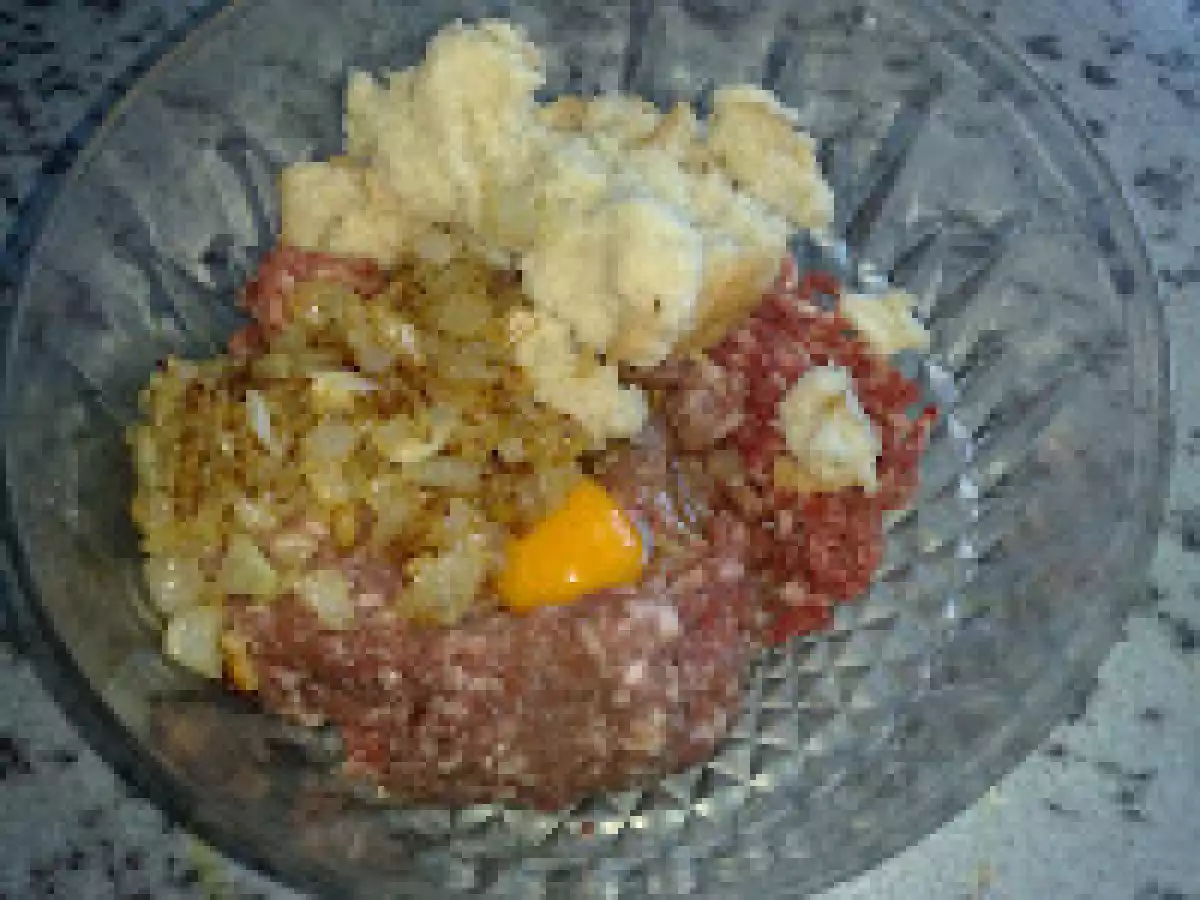 Chiftele pane in sos barbeque - poza 7