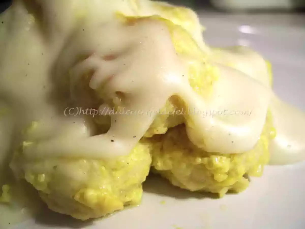 Chiftelute cu sos alb de cascaval - poza 2