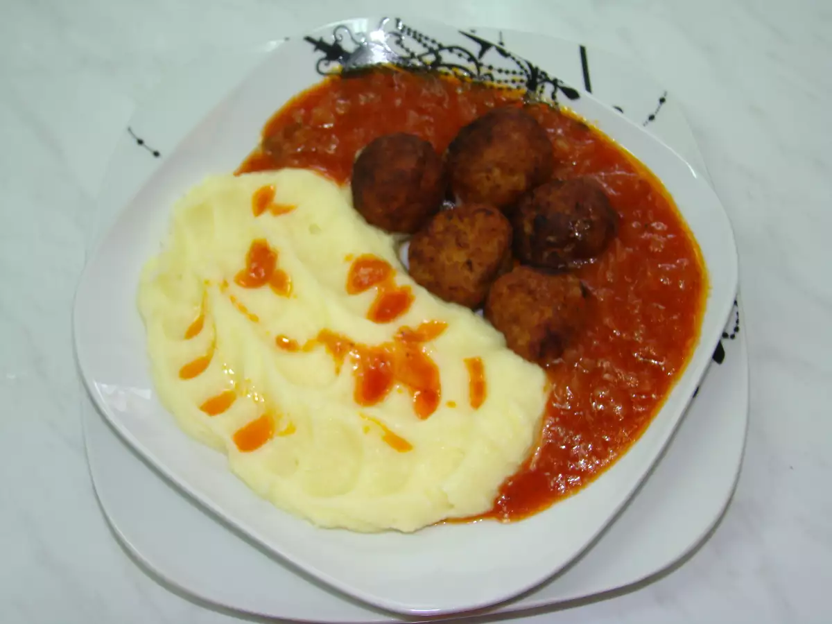 Chifteluțe cu sos dulce-picant și piure de cartofi - poza 3