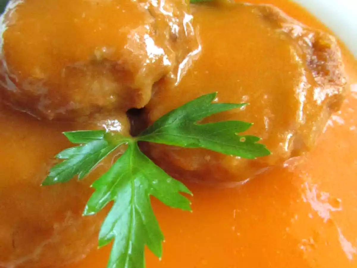 CHIFTELUTE DE CARTOFI CU SOS