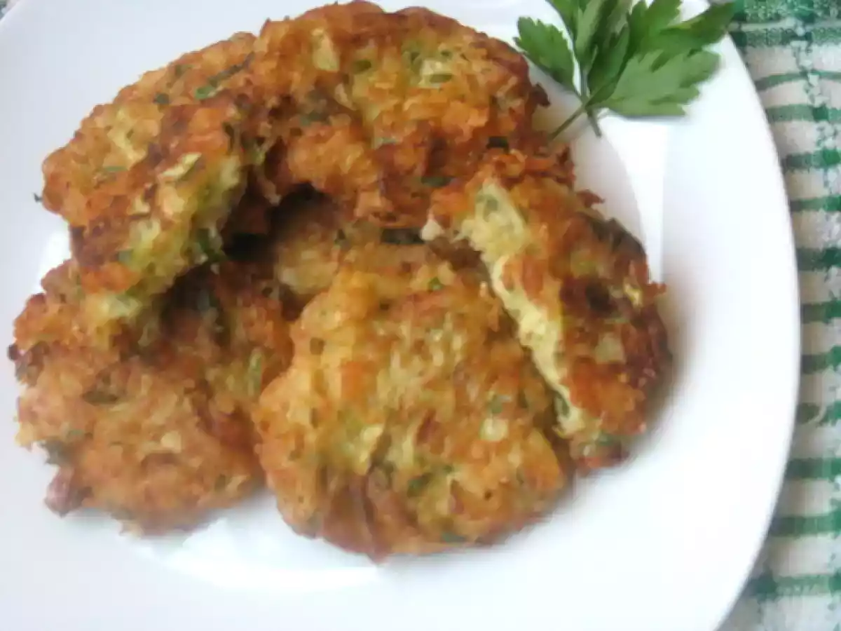 Chiftelute de dovlecel cu branza - poza 3