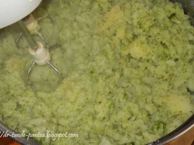 Chiftelute de soia cu garnitura de cartofi pire cu brocoli, poza 6