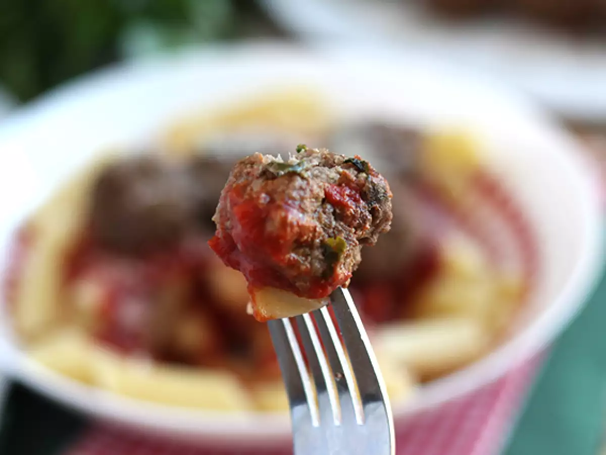 Chiftelute de vita cu parmezan - poza 4