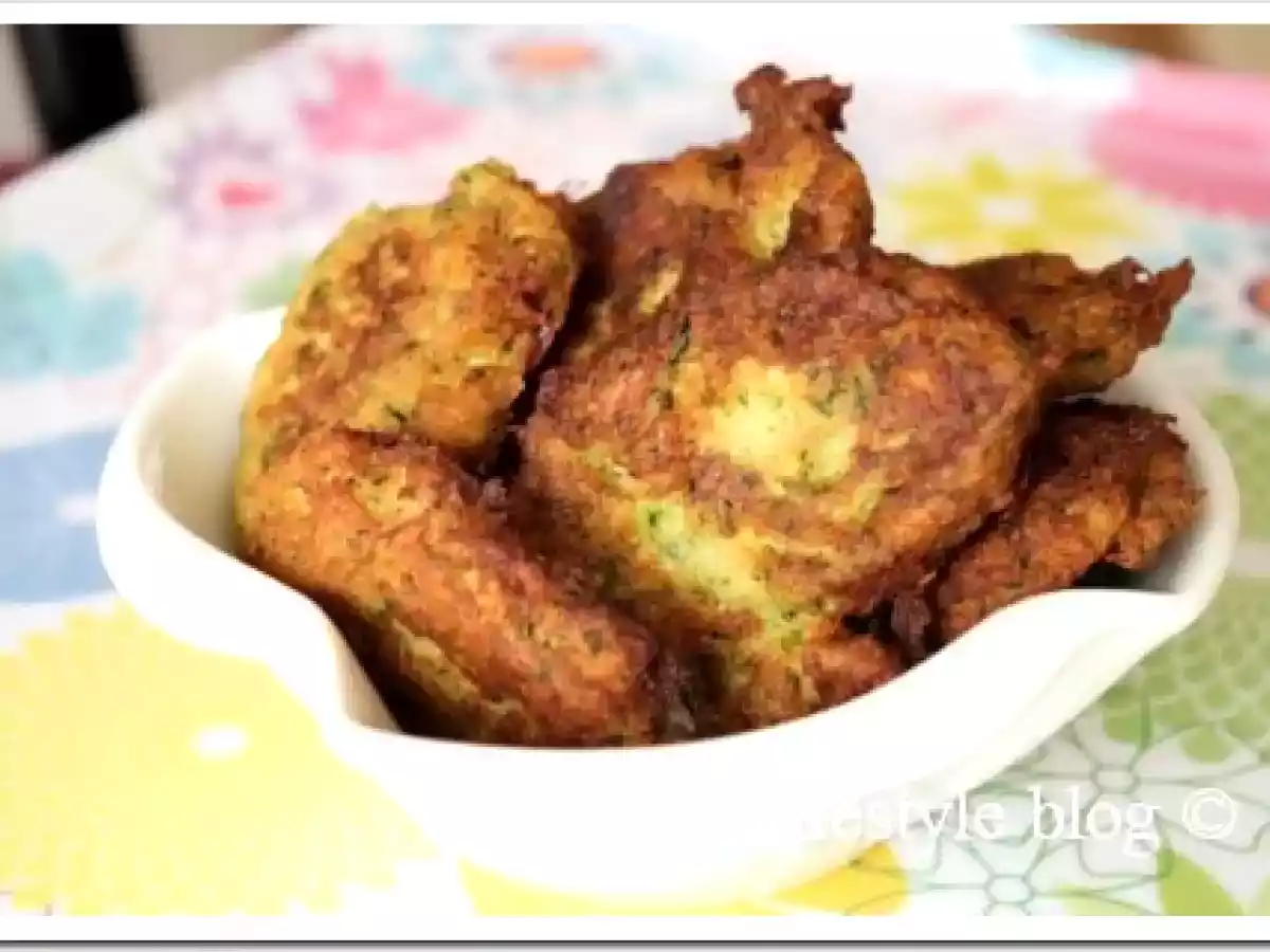 Chiftelute de zucchini / Zucchini cakes - poza 2