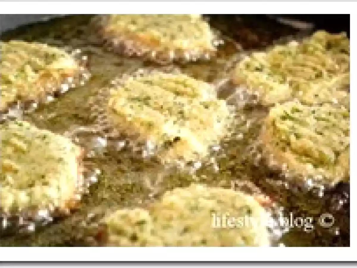 Chiftelute de zucchini / Zucchini cakes - poza 7