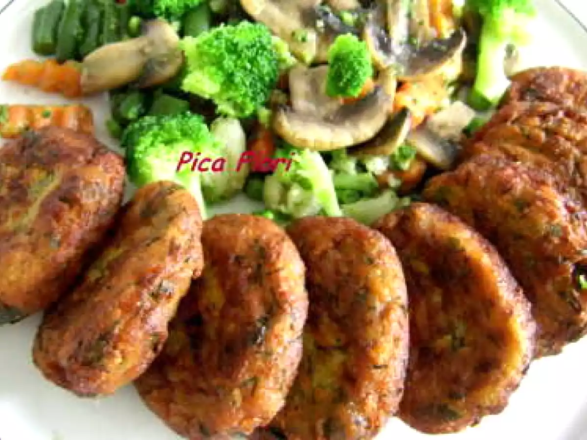 Chiftelute din dovlecel cu garnitura de legume