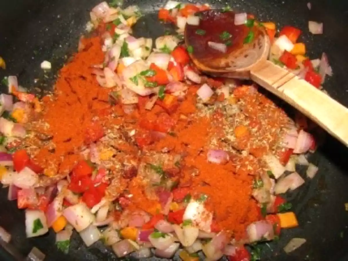 Chili cu fasole colorata, rosii si porumb - poza 4