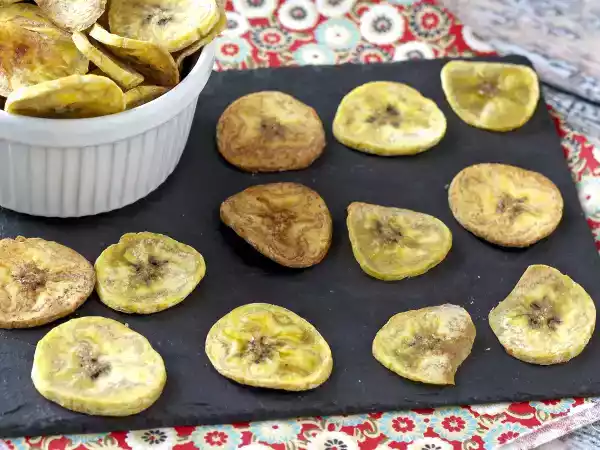 Rețetă Chipsuri de banana plantain coapte în cuptor