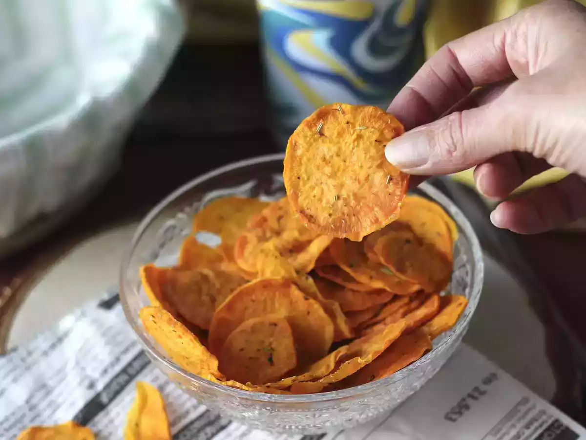 Chipsuri de cartofi dulci la microunde - poza 4