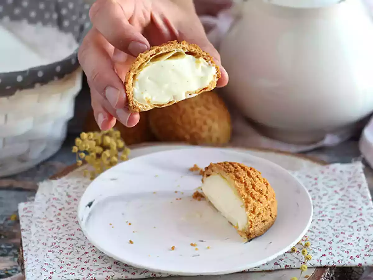 Choux cu cremă de vanilie - poza 3