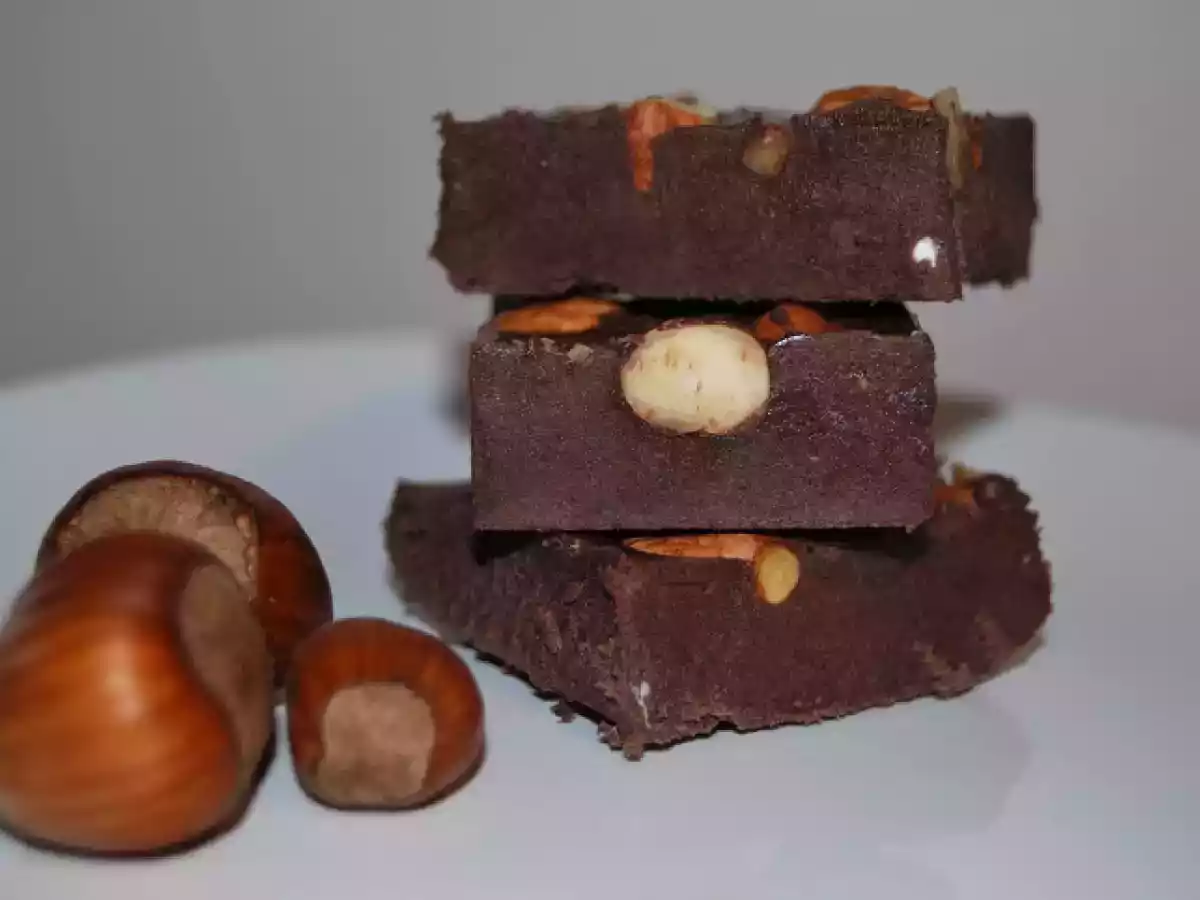 Ciocolata de casa cu alune de padure - poza 3