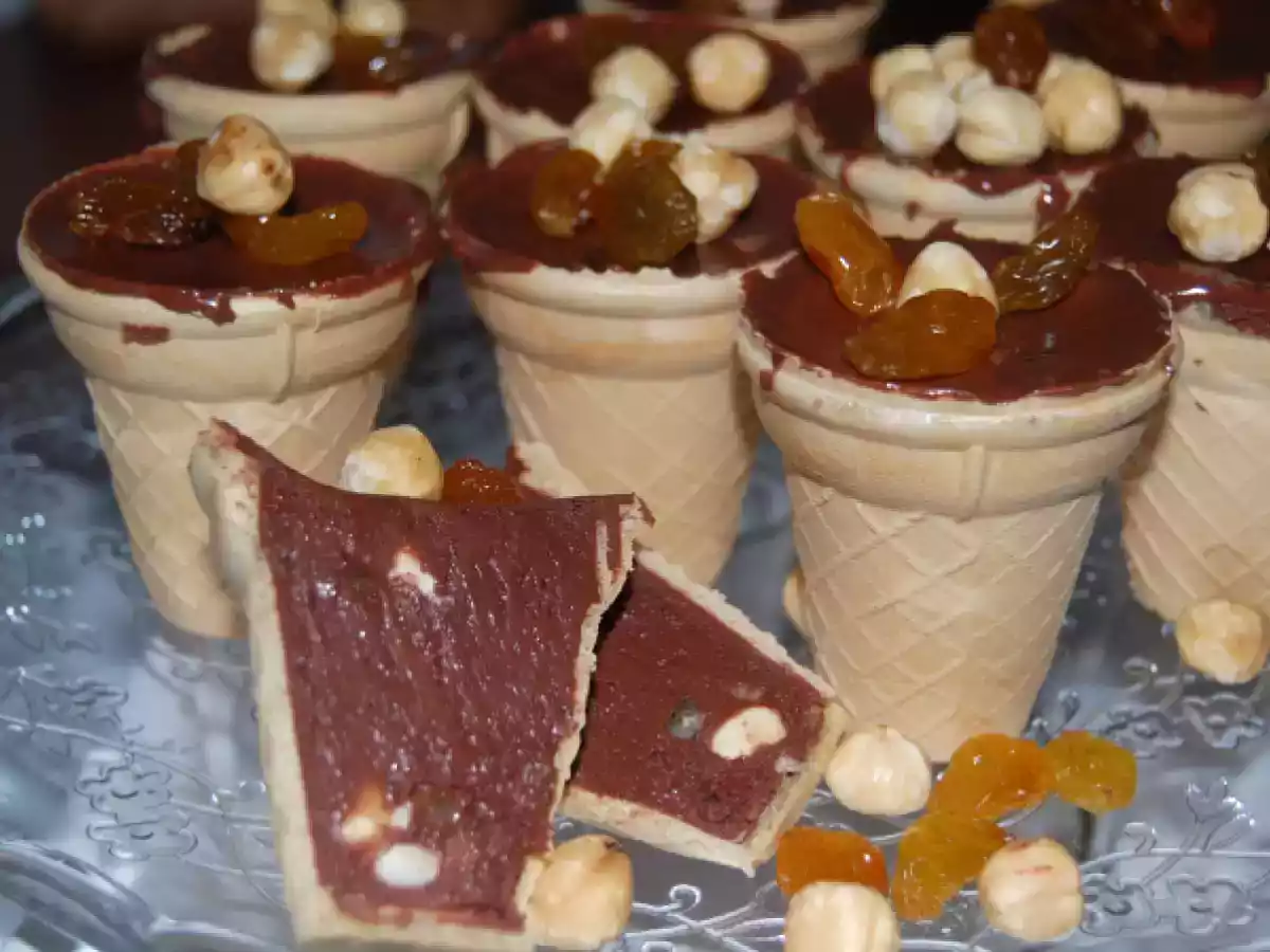 Ciocolata de casa in cornete de inghetata