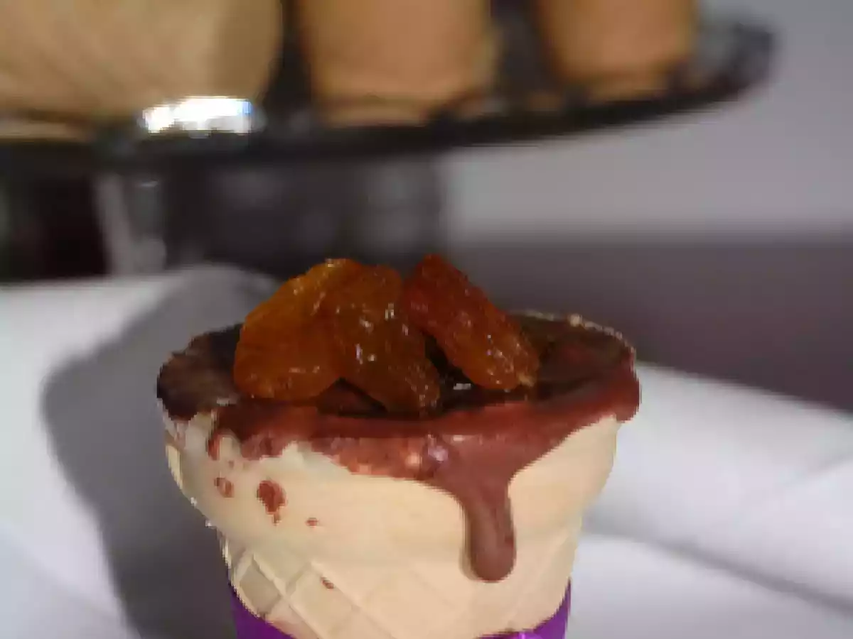 Ciocolata de casa in cornete de inghetata - poza 3