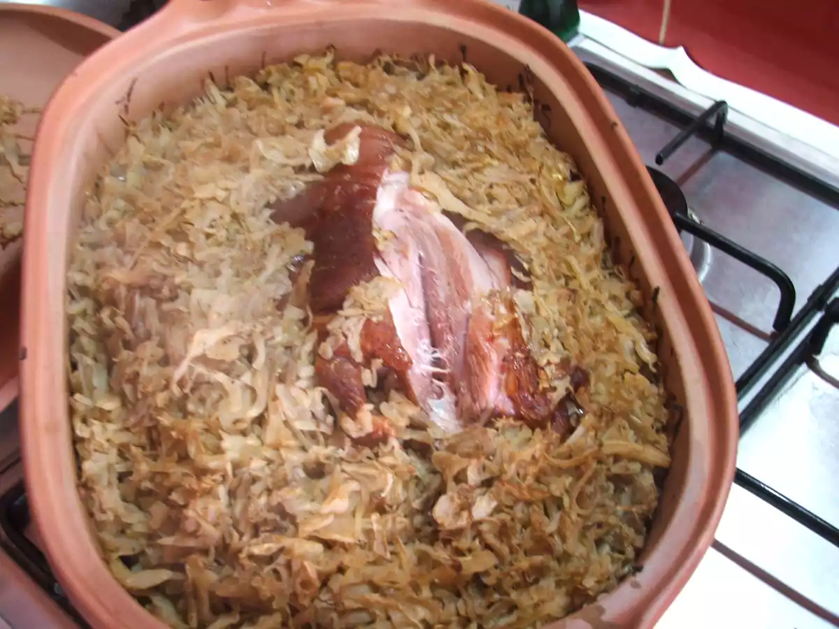 ciolan afumat cu varza la vas roman - poza 2