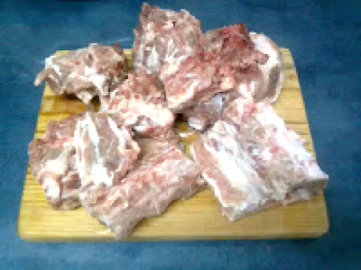 CIORBA CU OASE DE PORC SI ZEAMA DE VARZA - poza 2