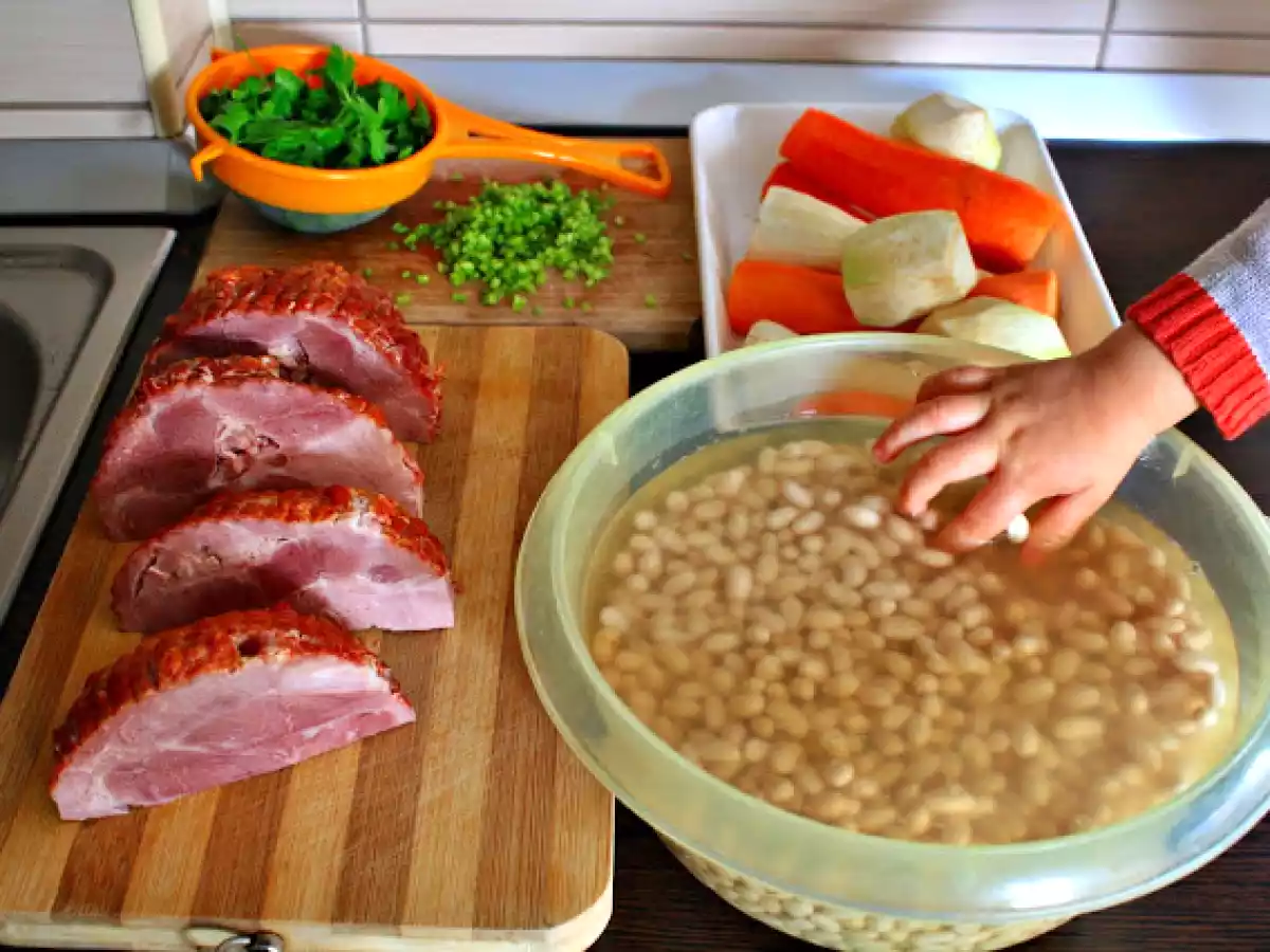 Ciorba de fasole boabe, cu tarhon si ciolan afumat - poza 2