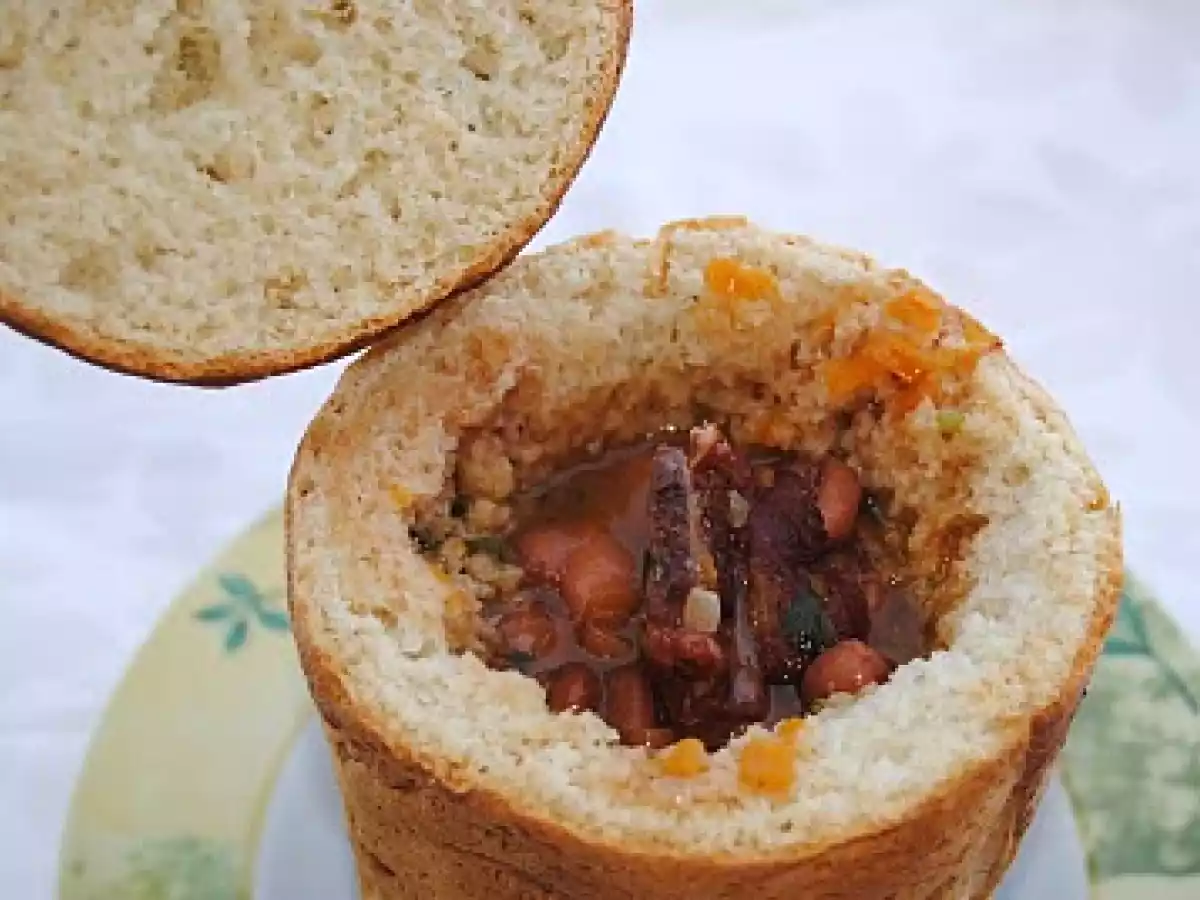 Ciorba de fasole in paine - poza 2