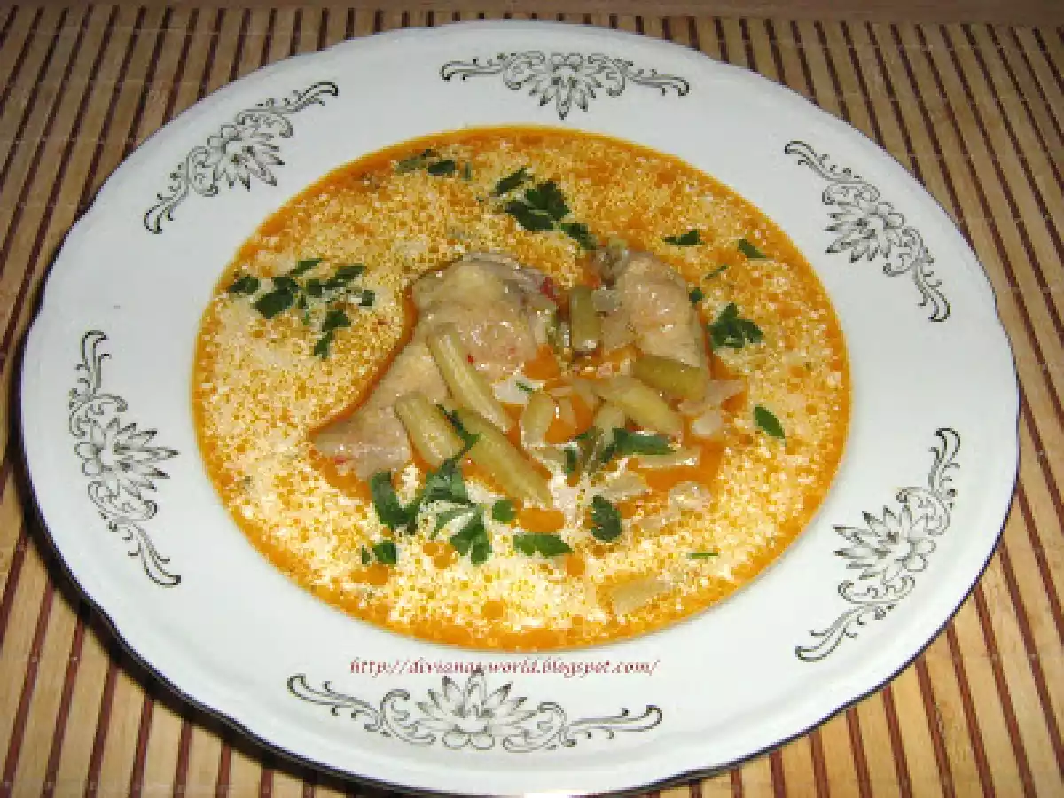 CIORBA DE FASOLE VERDE CU CARNE DE PUI - poza 2