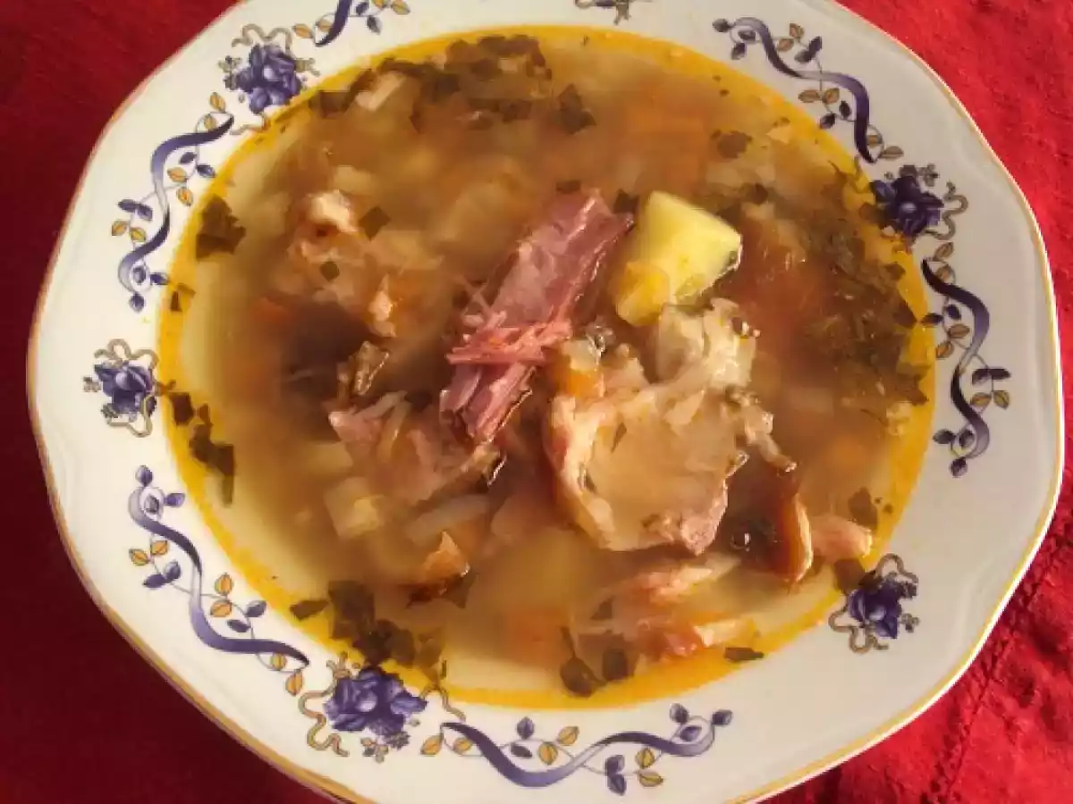 Ciorba de legume cu ciolan afumat si tarhon