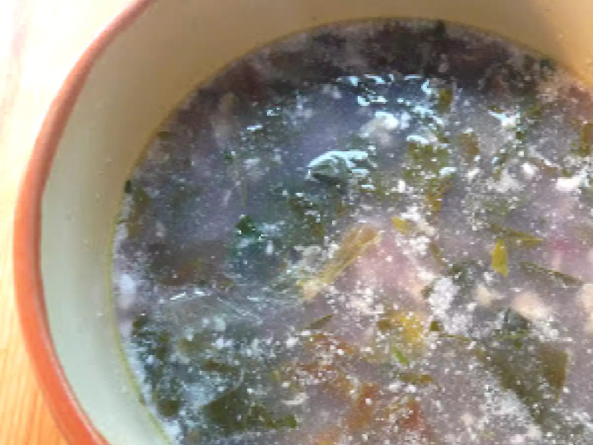 Ciorba de loboda, stevie si salata verde