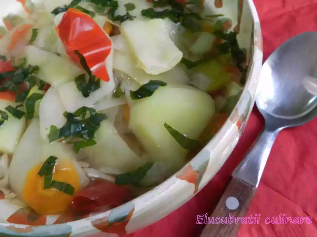 Ciorbă de păstăi cu cartofi