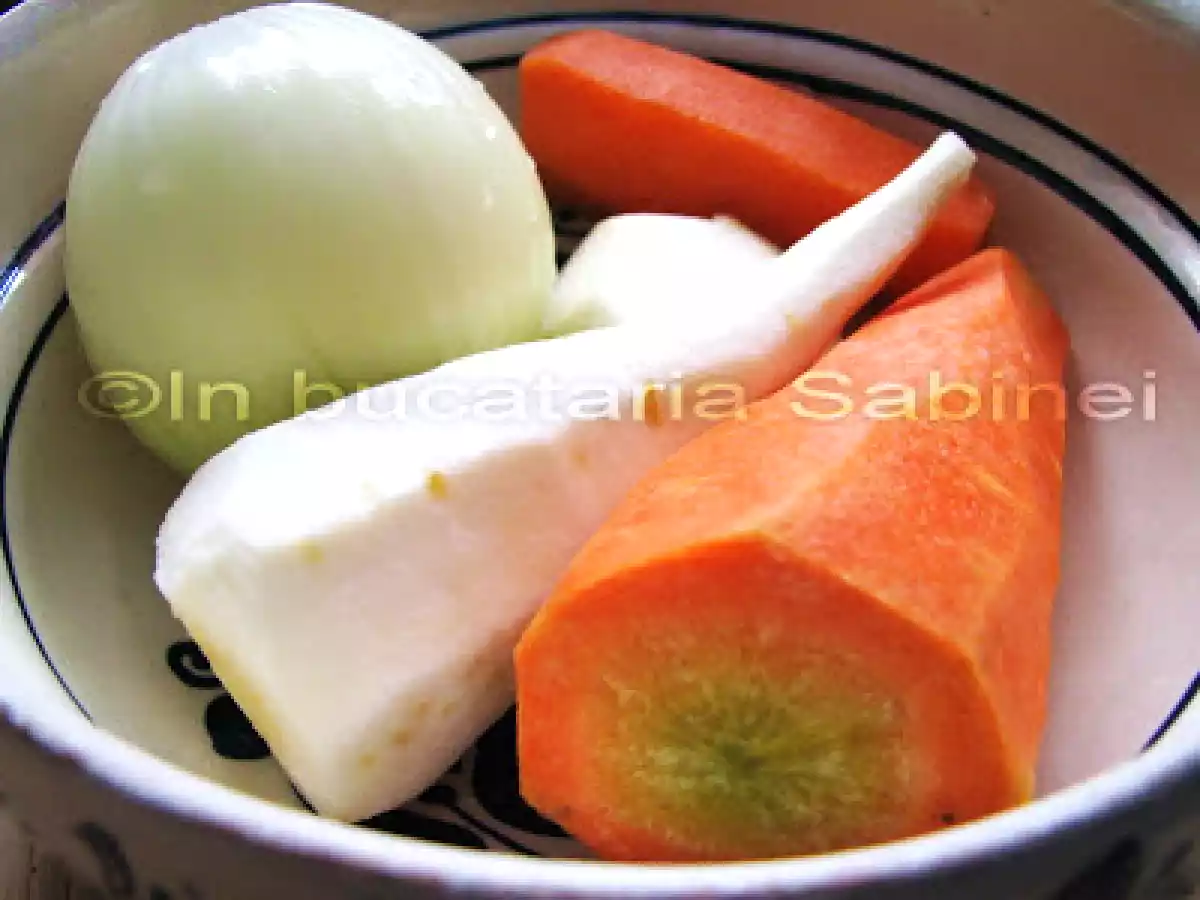 CIORBA DE PIPOTE SI INIMIOARE