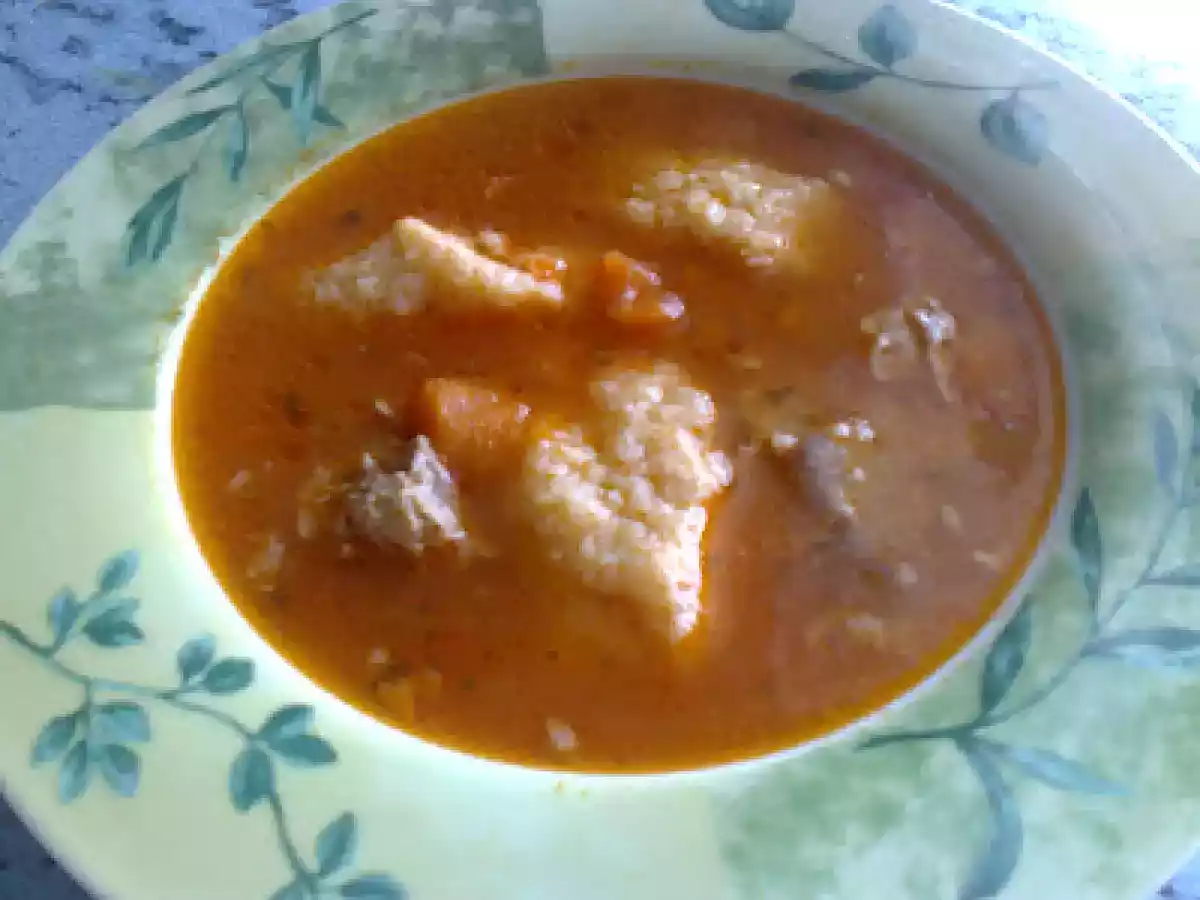 Ciorba de porc cu galuste de gris