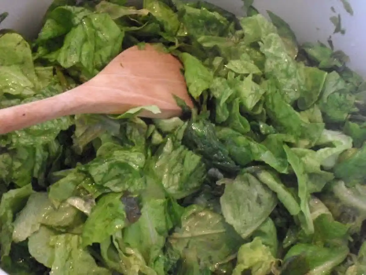 Ciorba de salata cu leustean, absolut senzationala! - poza 5