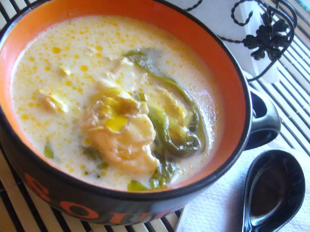 Ciorba de salata cu oua