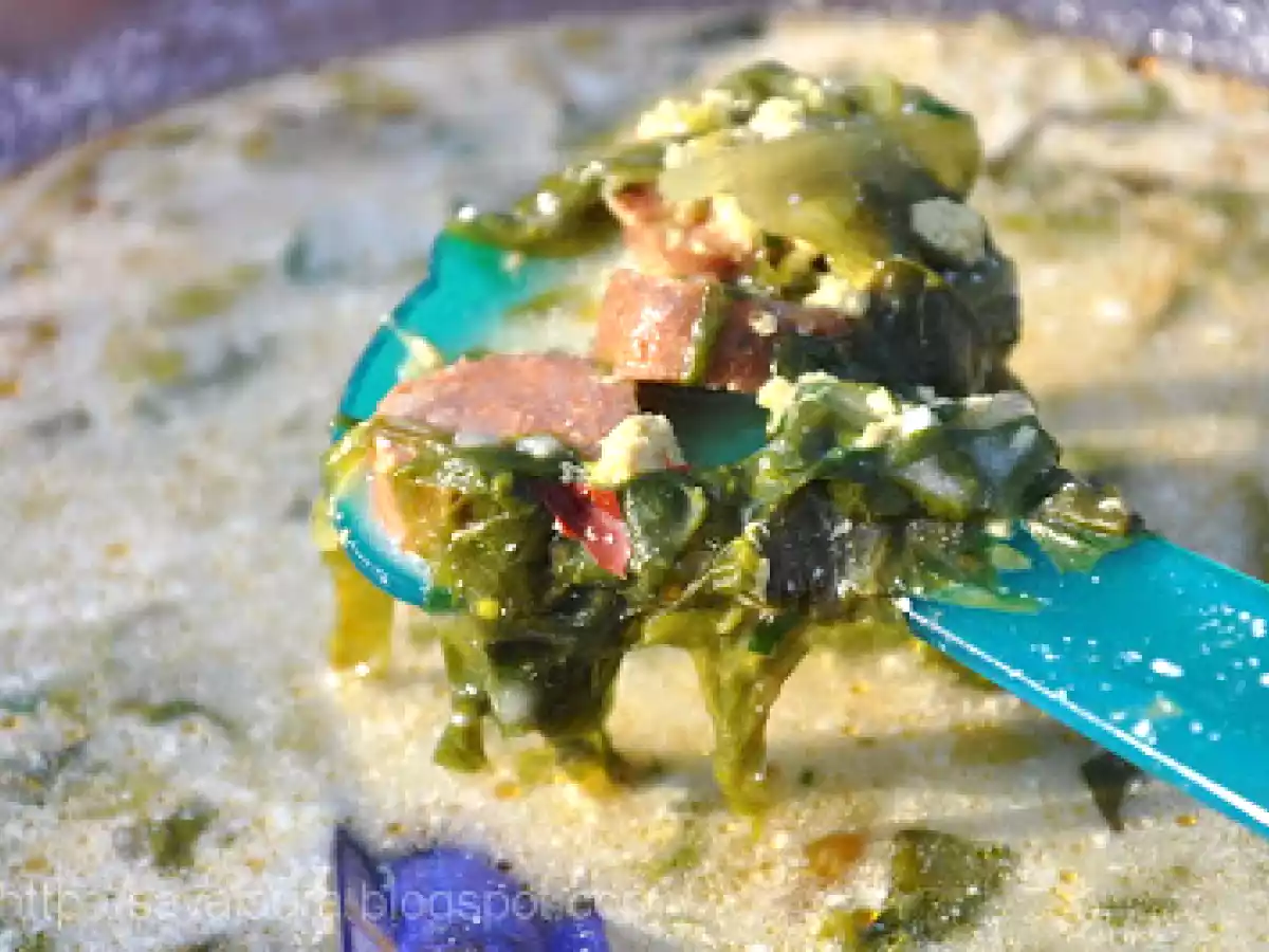 Ciorba de salata verde cu carnati