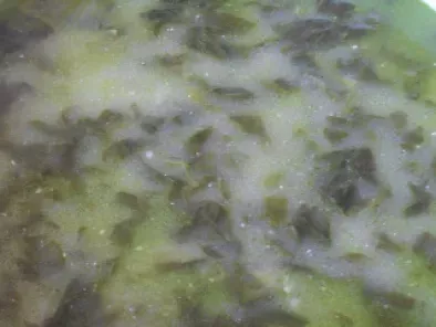 Ciorba de spanac aromata cu patrunjel verde