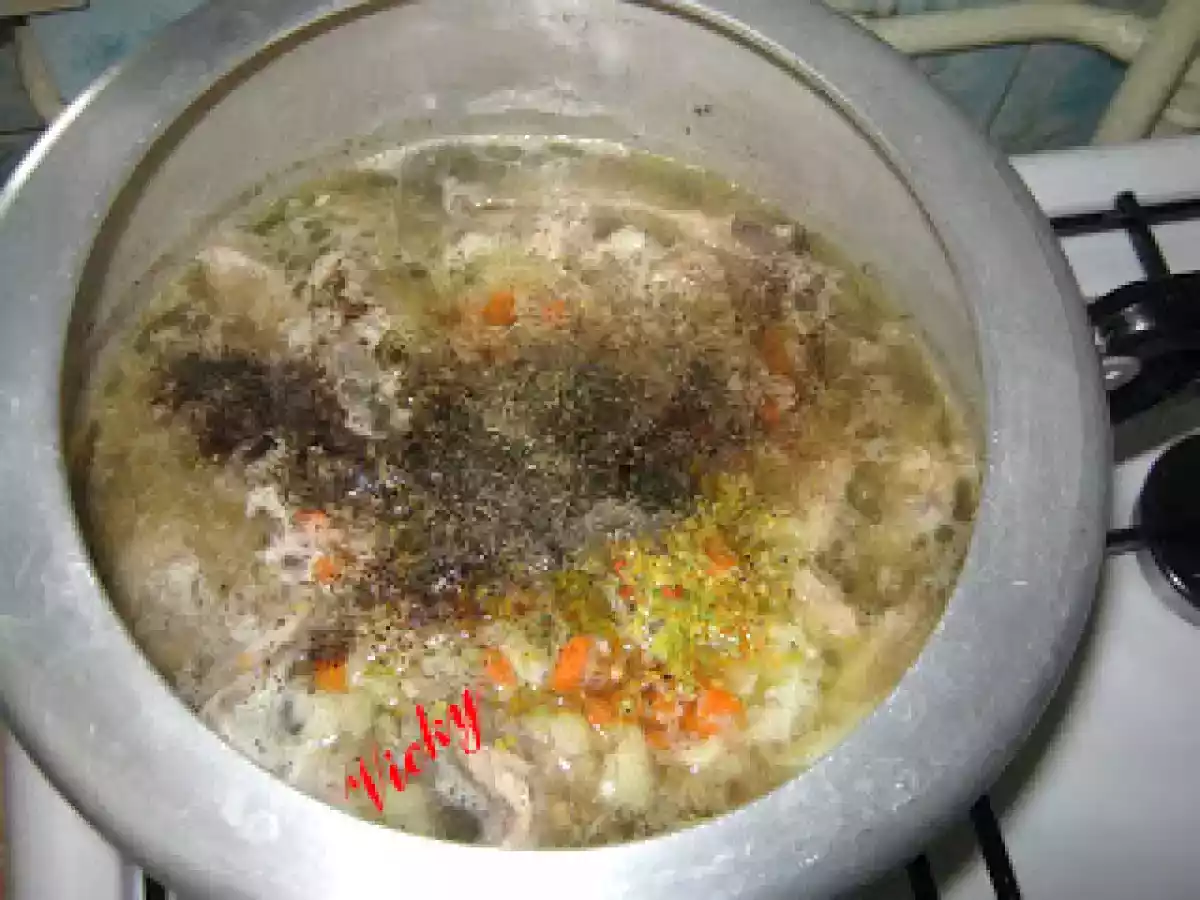 Ciorba taraneasca de pui - poza 11