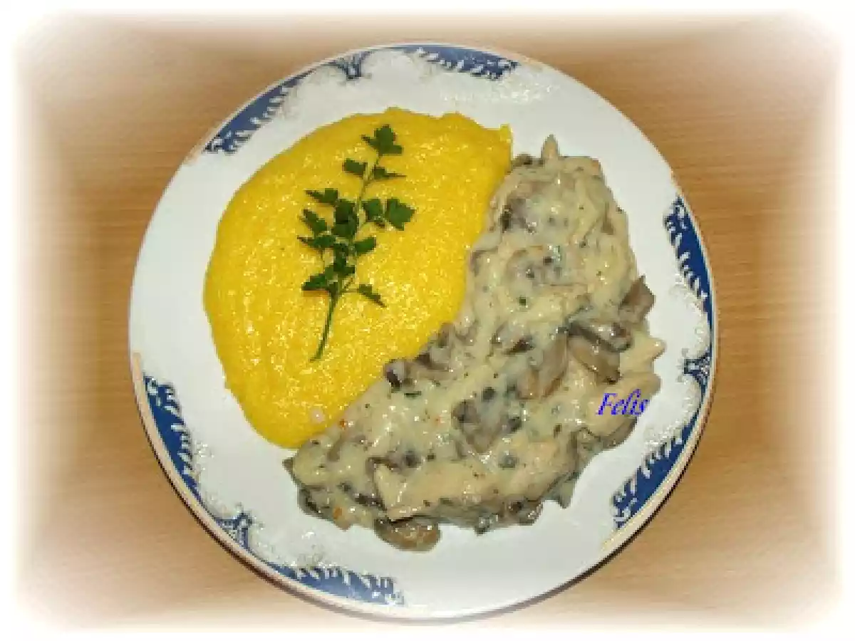 Ciulama cu carne de pui si ciuperci - poza 2